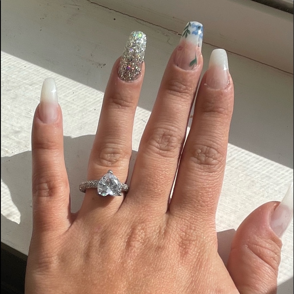 Size 5 - Picture 2 of 2